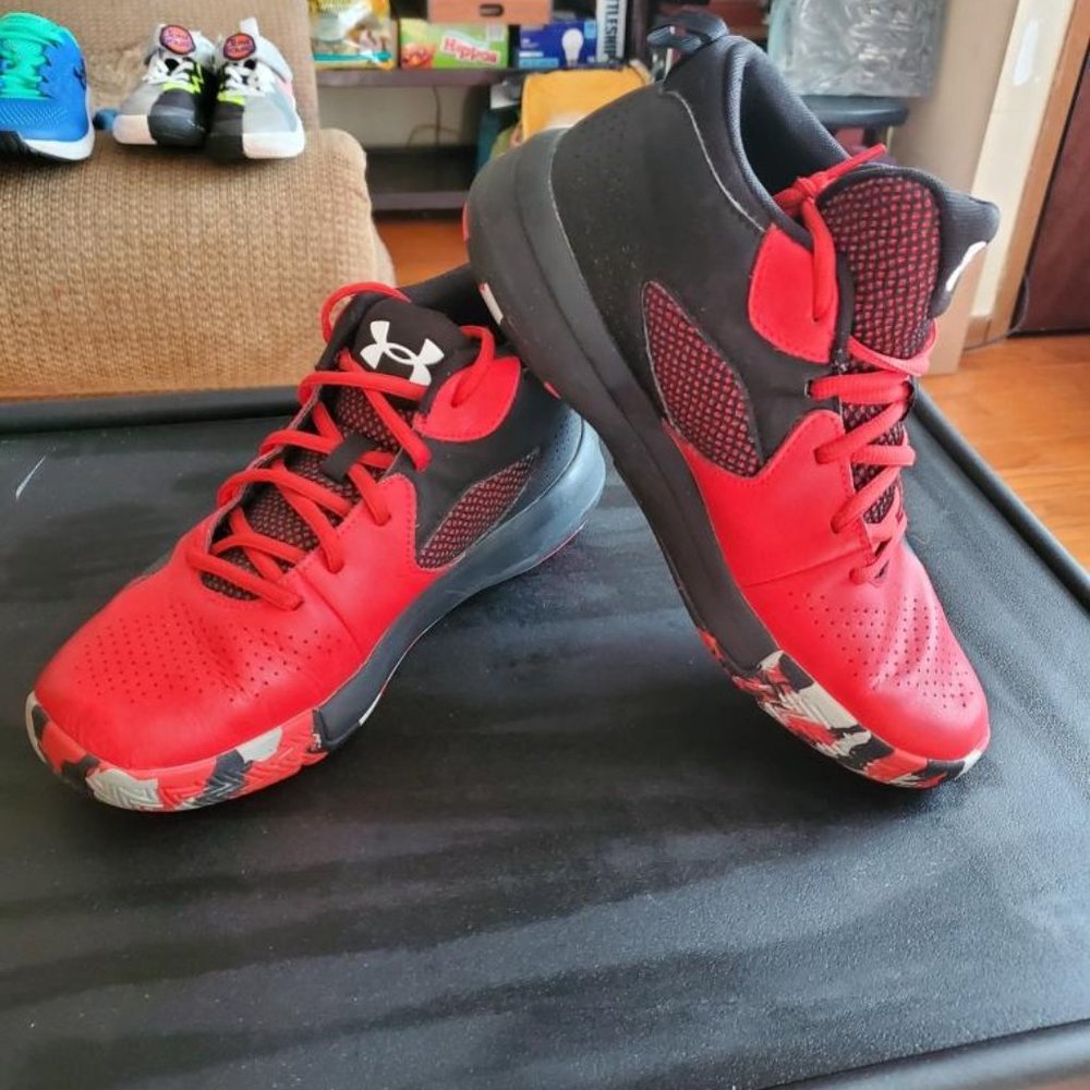 Under Armour Youth Sneakers